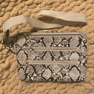 Snakeskin Pattern Crossbody Bag